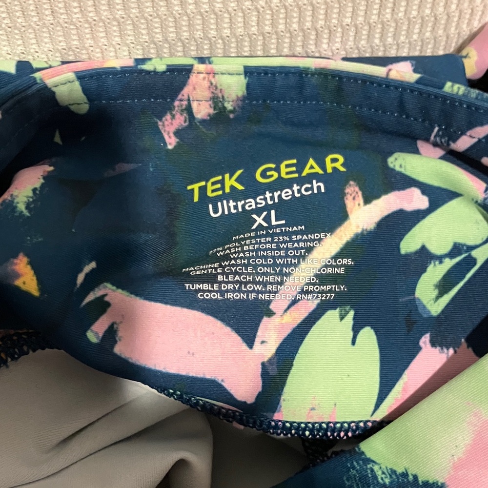 Tek Gear Women Floral Leggings - Pink and Green on Navy - Picture 2 of 3
